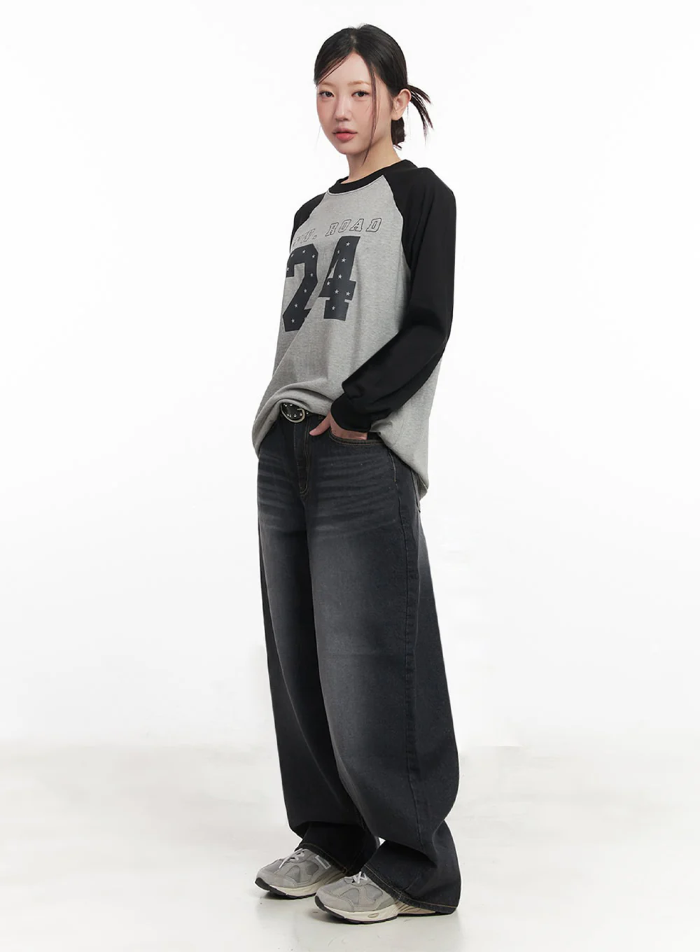 24 Graphic Long-Sleeve T-Shirt IM528 - Image 10