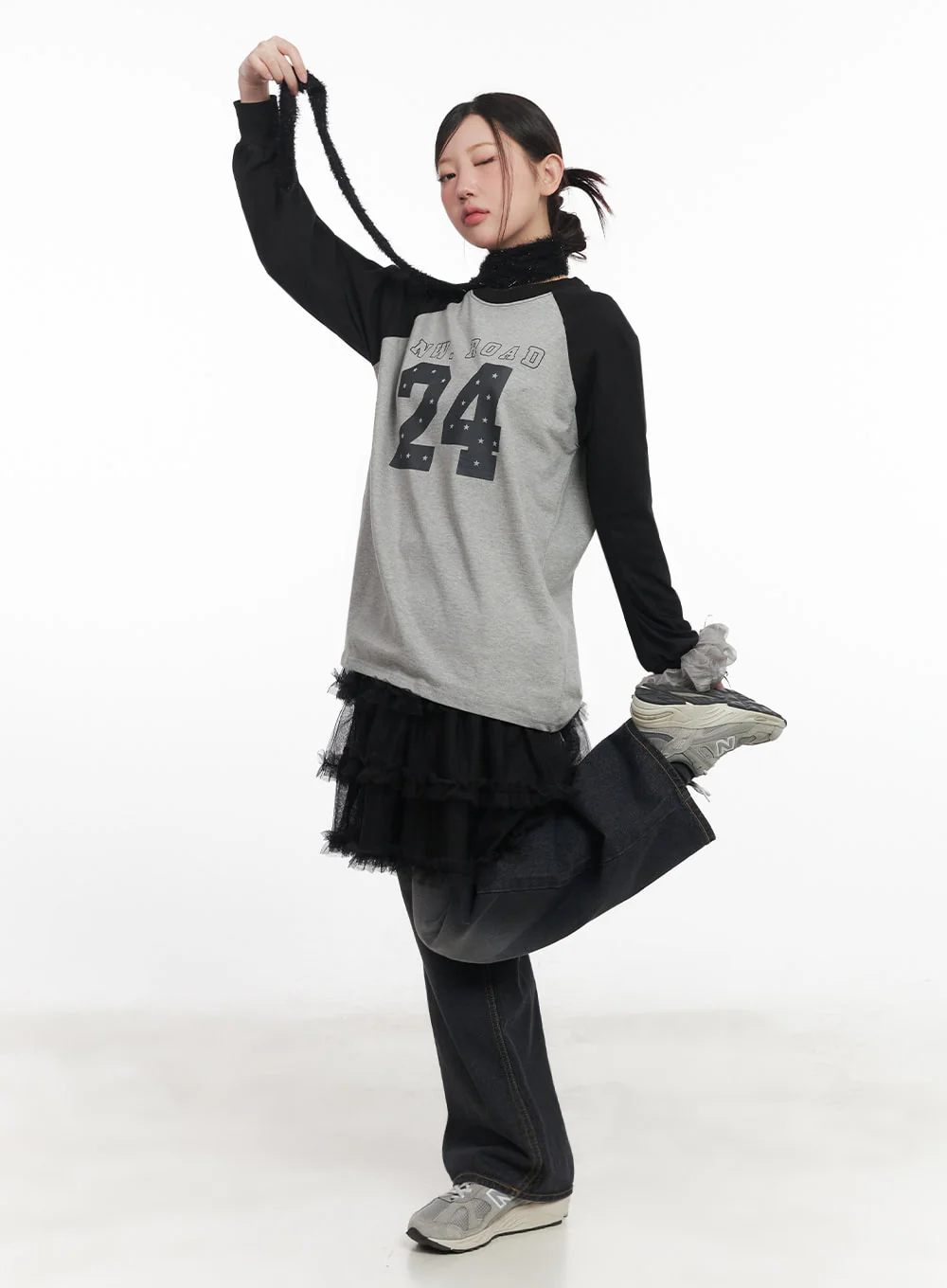 24 Graphic Long-Sleeve T-Shirt IM528 - Image 12