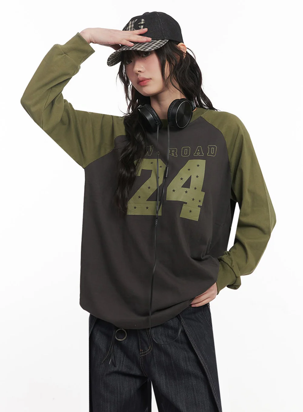 24 Graphic Long-Sleeve T-Shirt IM528 - Image 13
