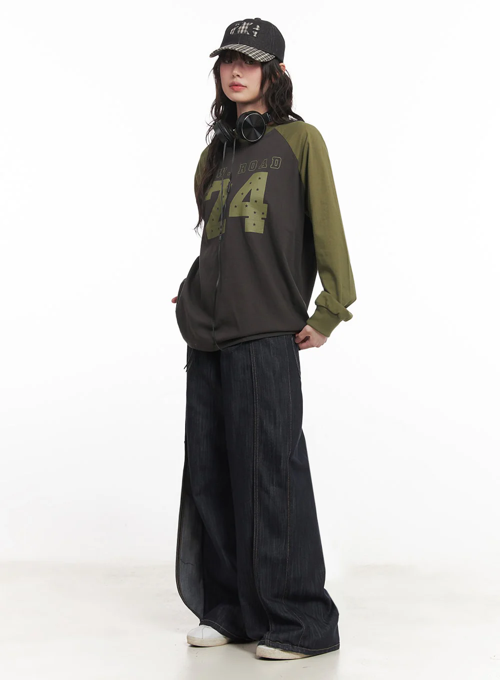 24 Graphic Long-Sleeve T-Shirt IM528 - Image 5