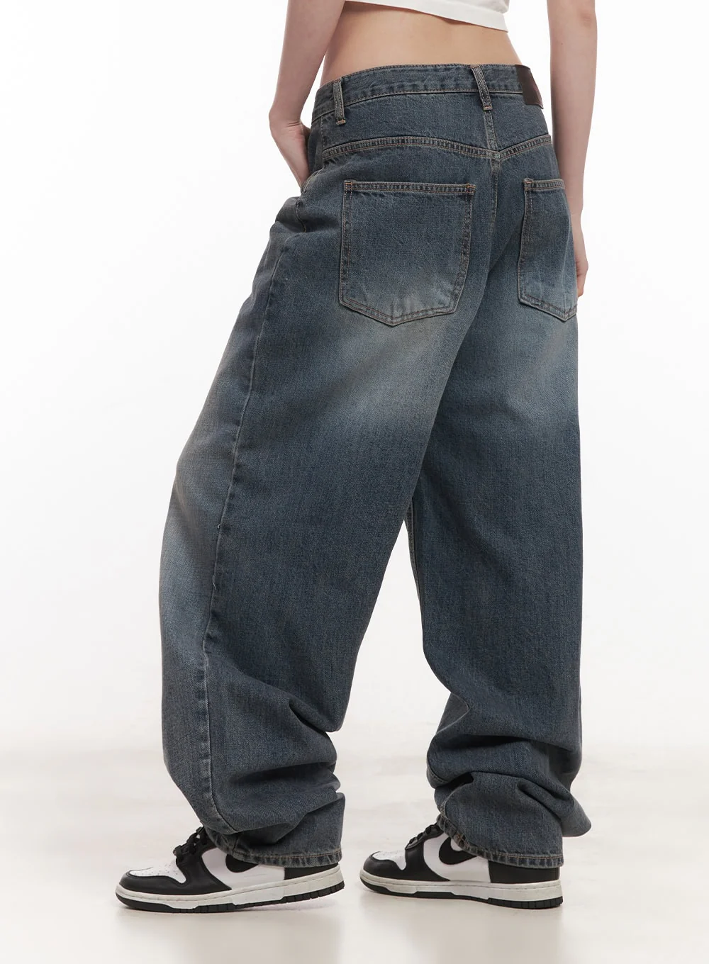 Abbie Washed Wide-Leg Jeans CM517 - Image 3