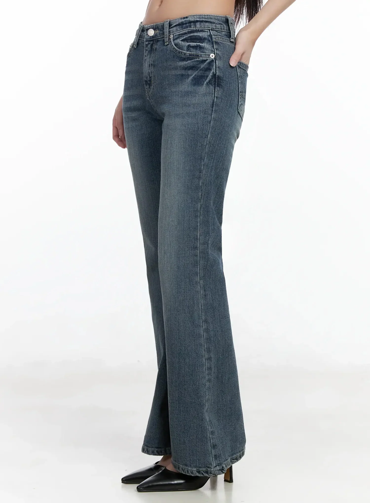 Amaris Low-Rise Bootcut Flared Jeans IM503 - Image 11