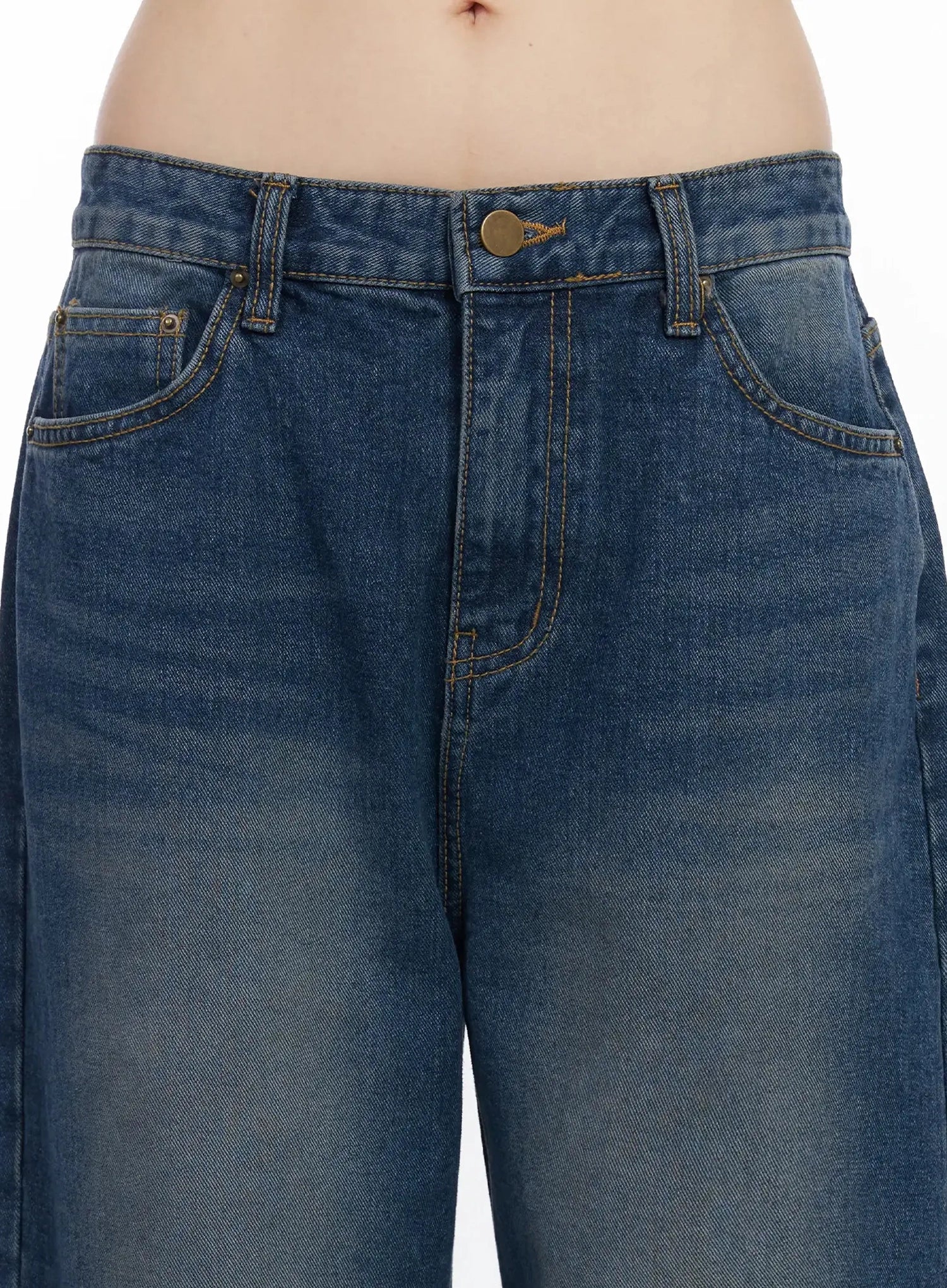 Annika Low-Rise Baggy Jeans F517 - Image 4