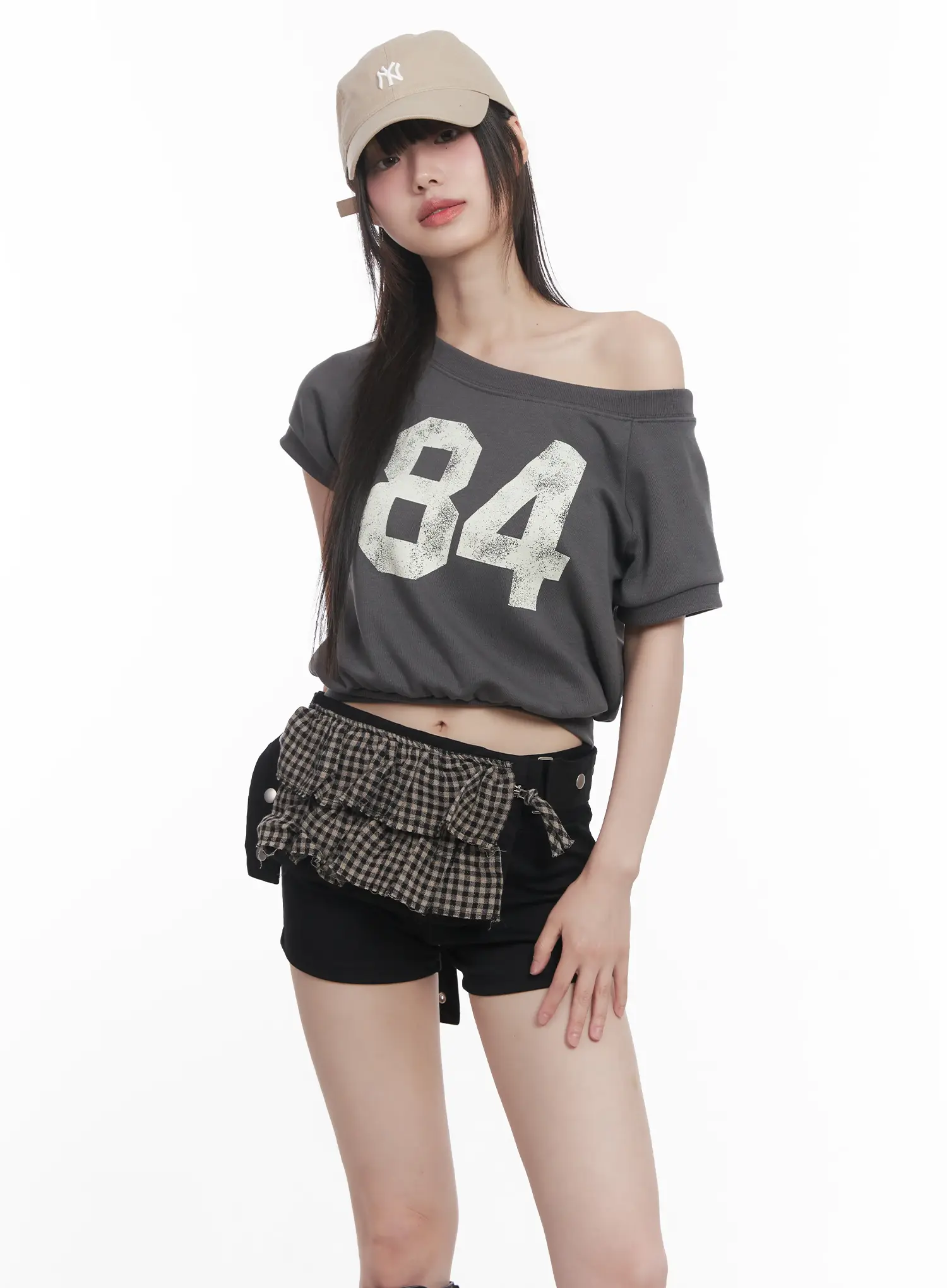 Asymmetric Graphic Relaxed-Fit Crop Top CU518 - Image 10