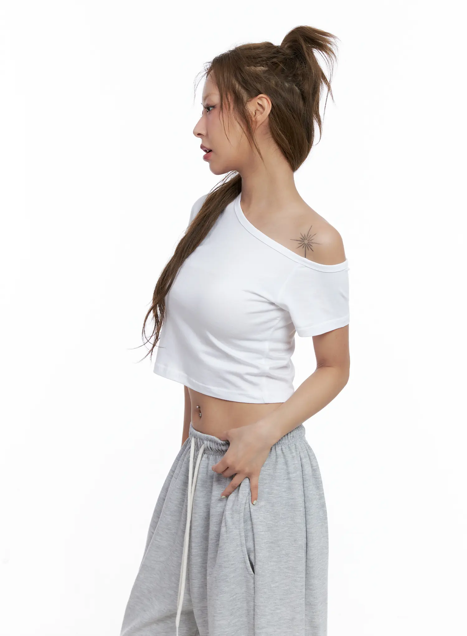 Asymmetric Off-Shoulder Crop Top CL514 - Image 3