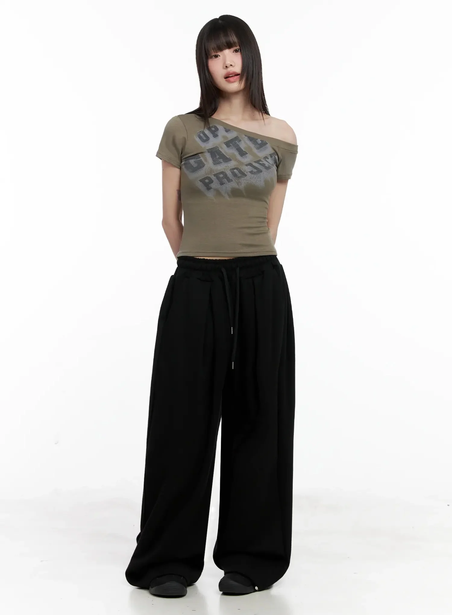 Asymmetric Off-Shoulder Graphic Top IL528 - Image 5