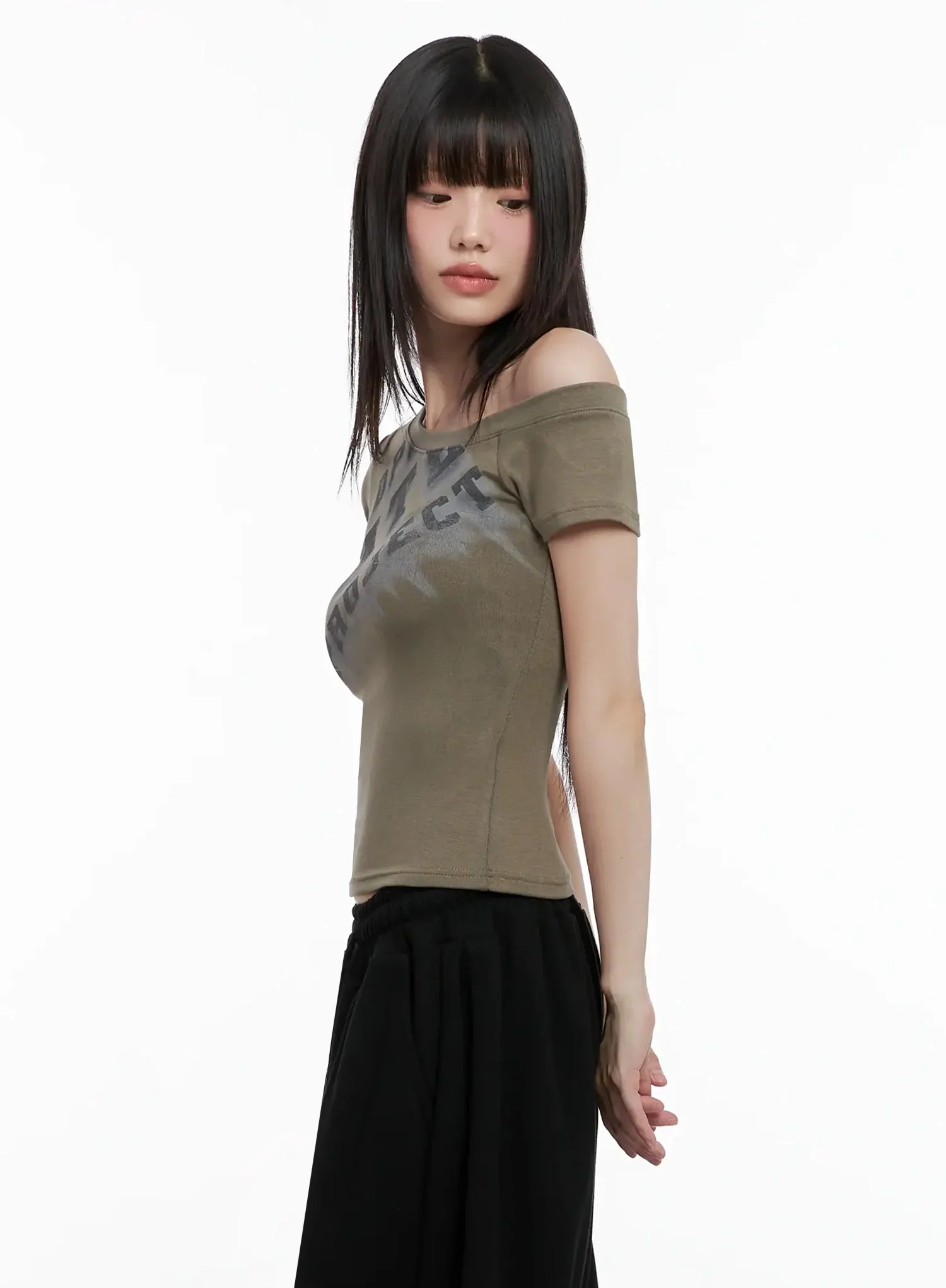 Asymmetric Off-Shoulder Graphic Top IL528 - Image 9