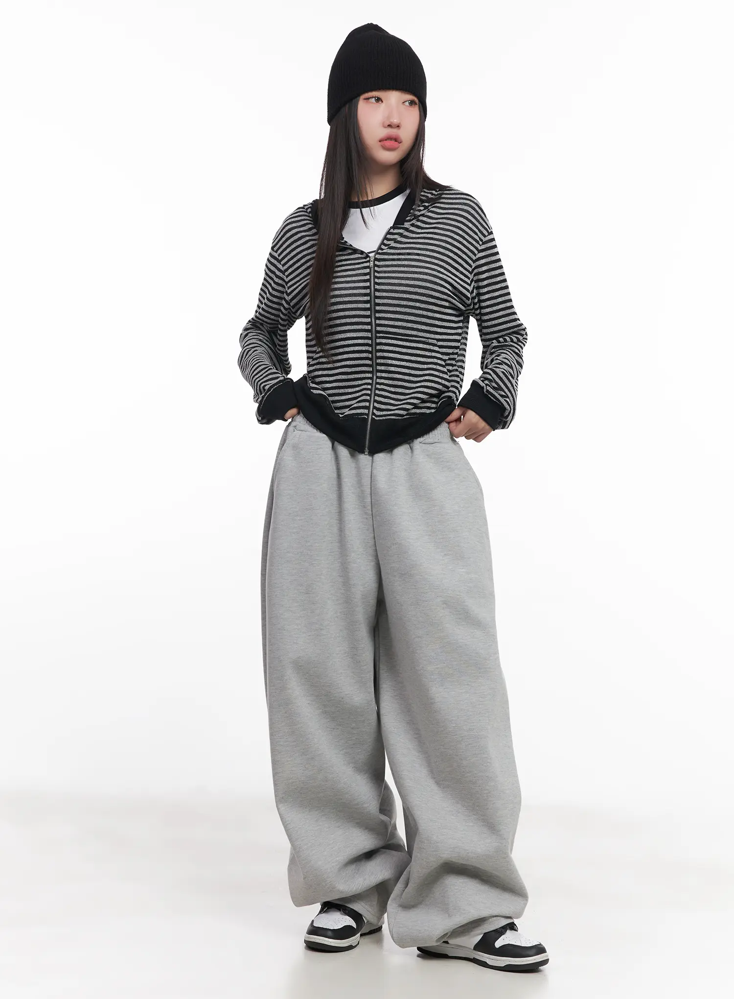 Basic Wide-Fit Sweatpants CU517 - Image 8