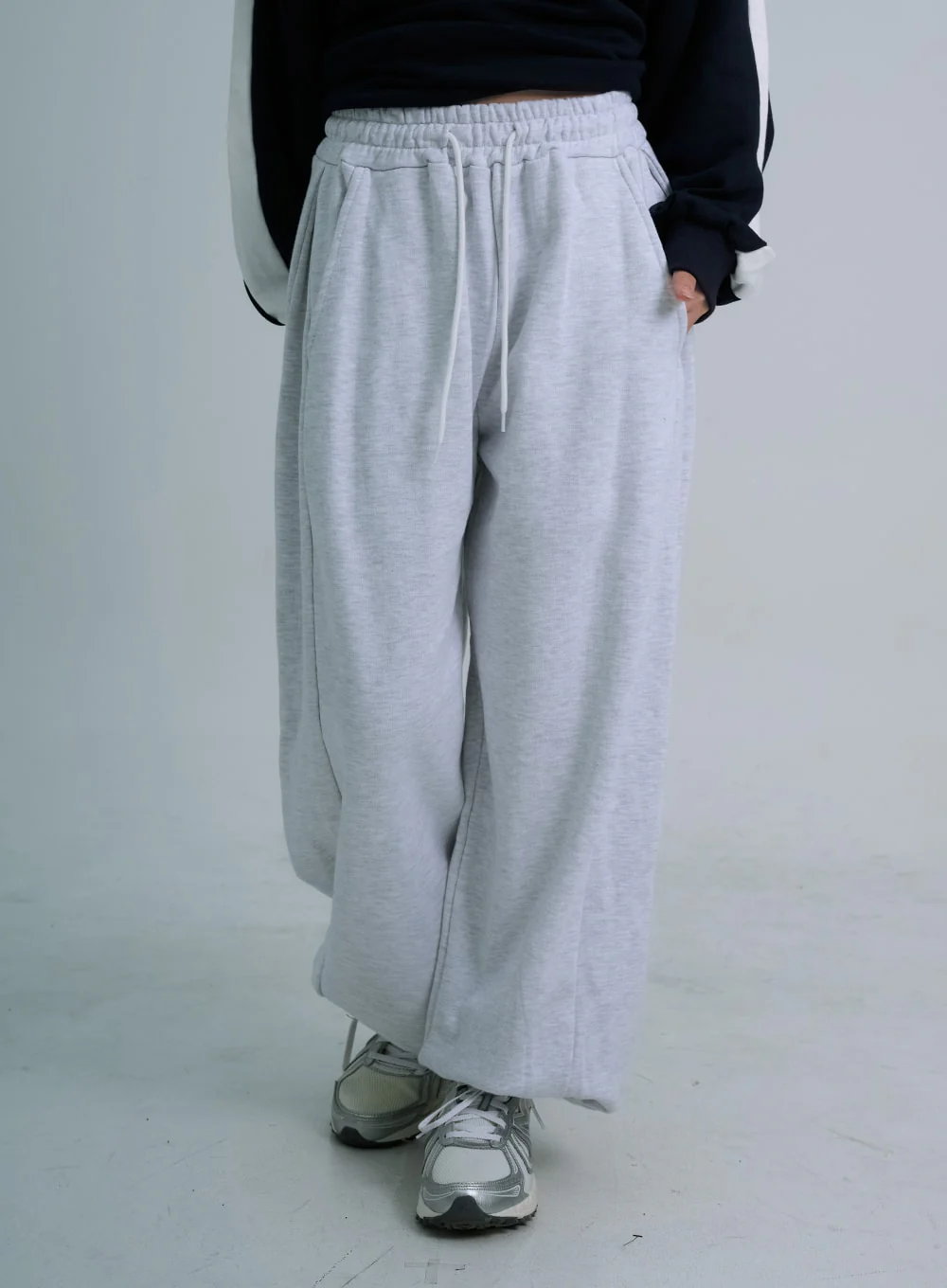 Basic Wide Training Pants CO21 - Image 2