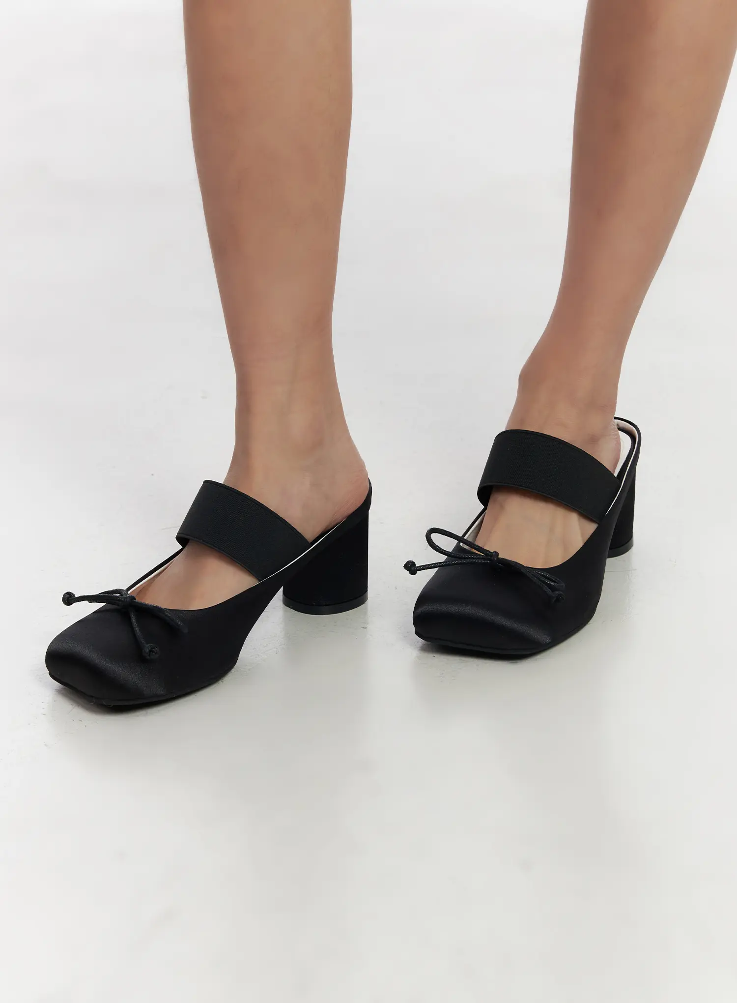 Black Ribbon Sandals CM525