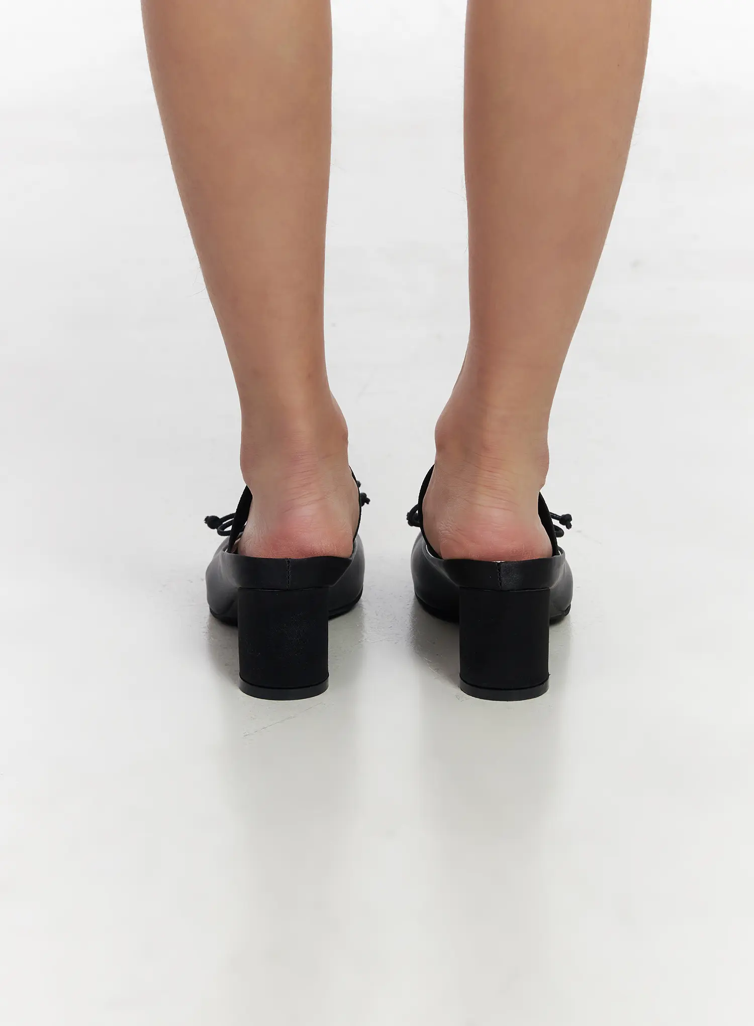 Black Ribbon Sandals CM525 - Image 4