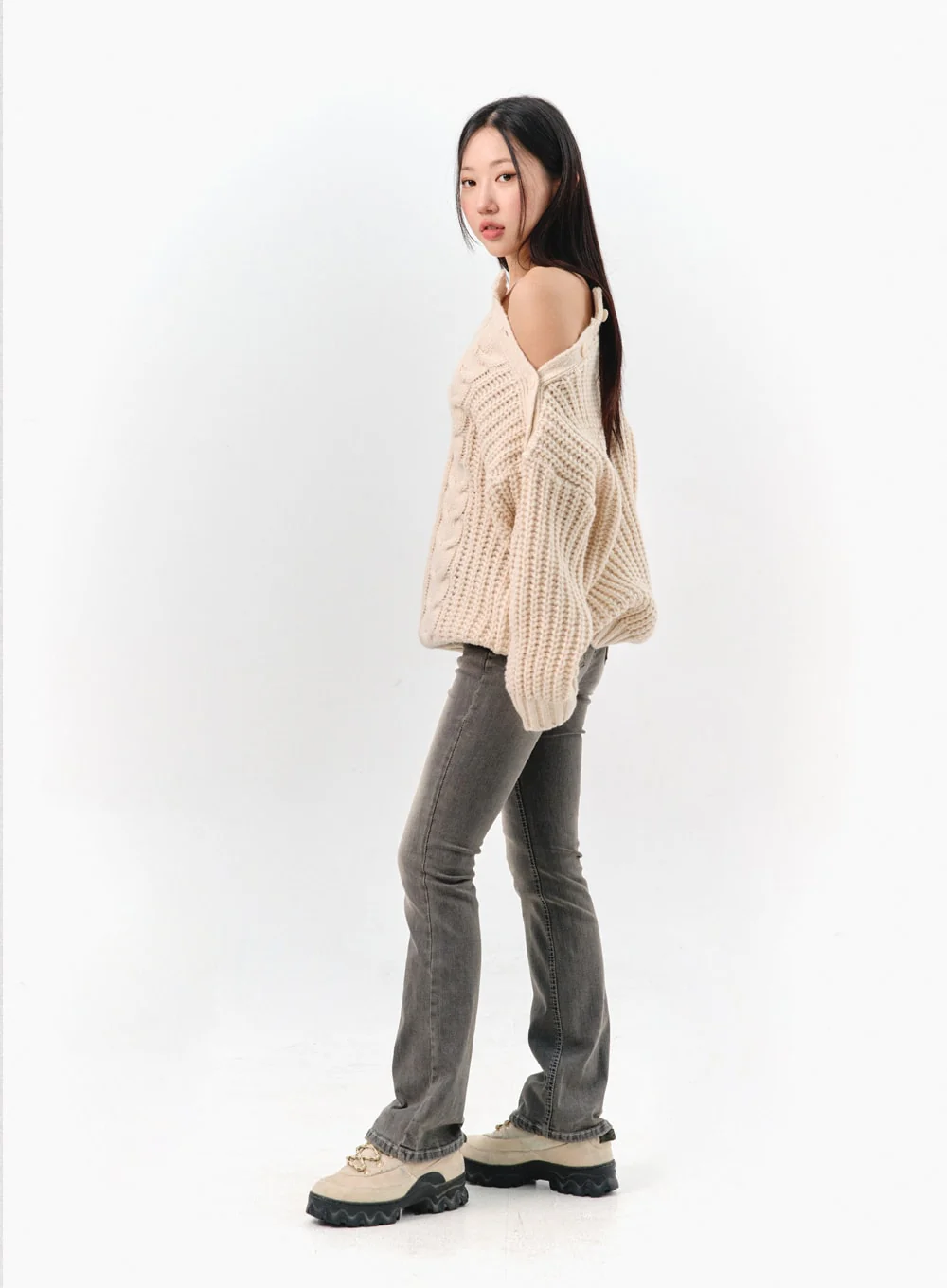 Cable Knit Buttoned Sweater IS301 - Image 11