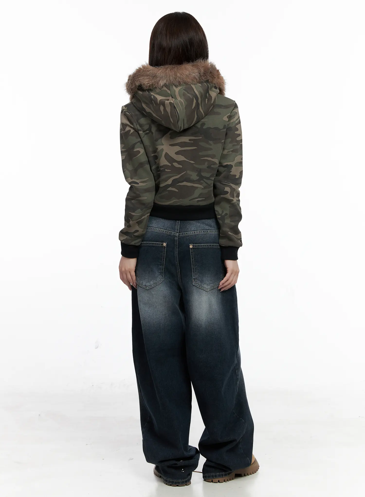 Camo Faux Fur Crop Zip-Up Hoodie CO521 - Image 5