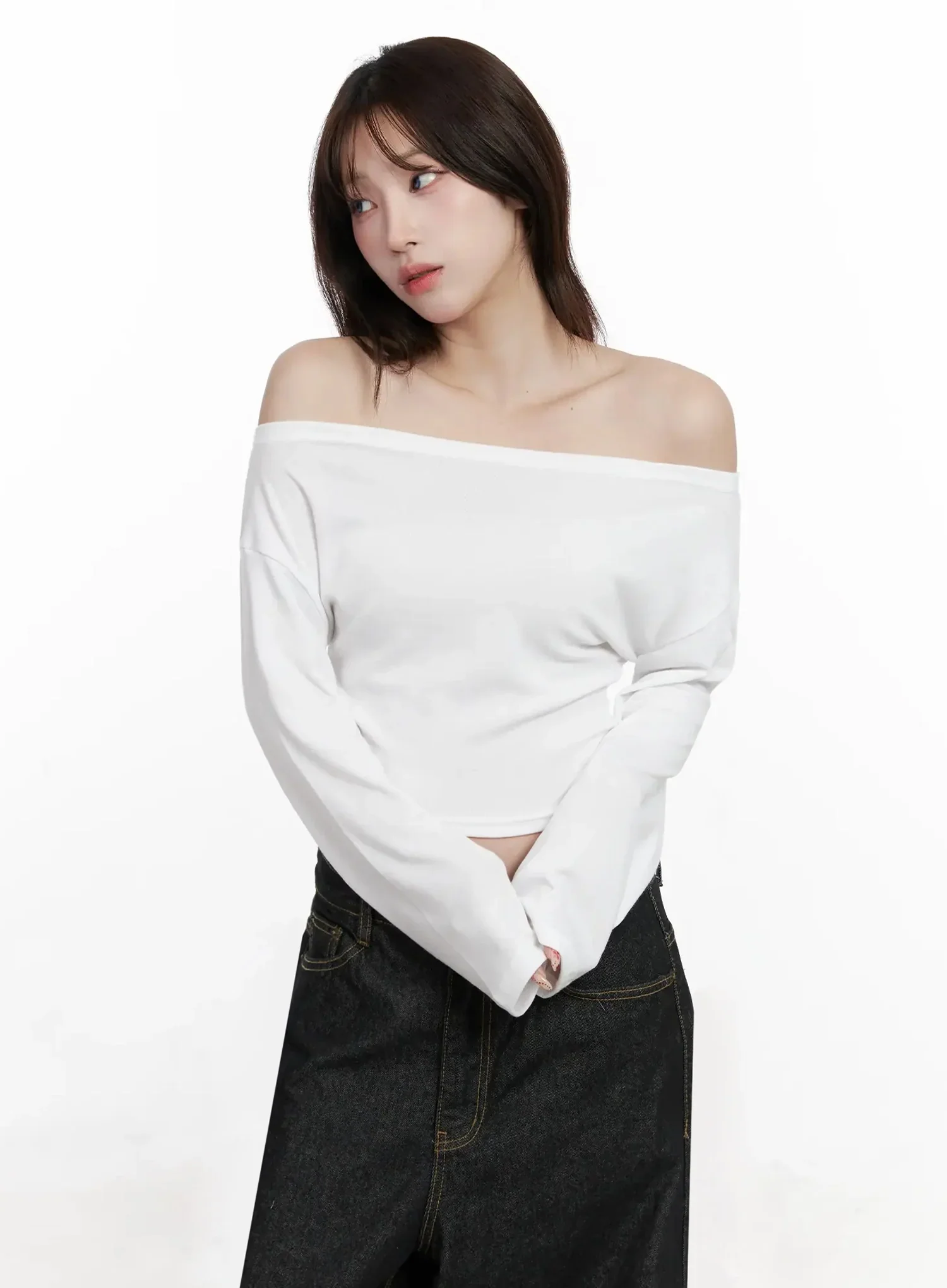 Chic Off-Shoulder Cropped Tee IN514 - Image 7