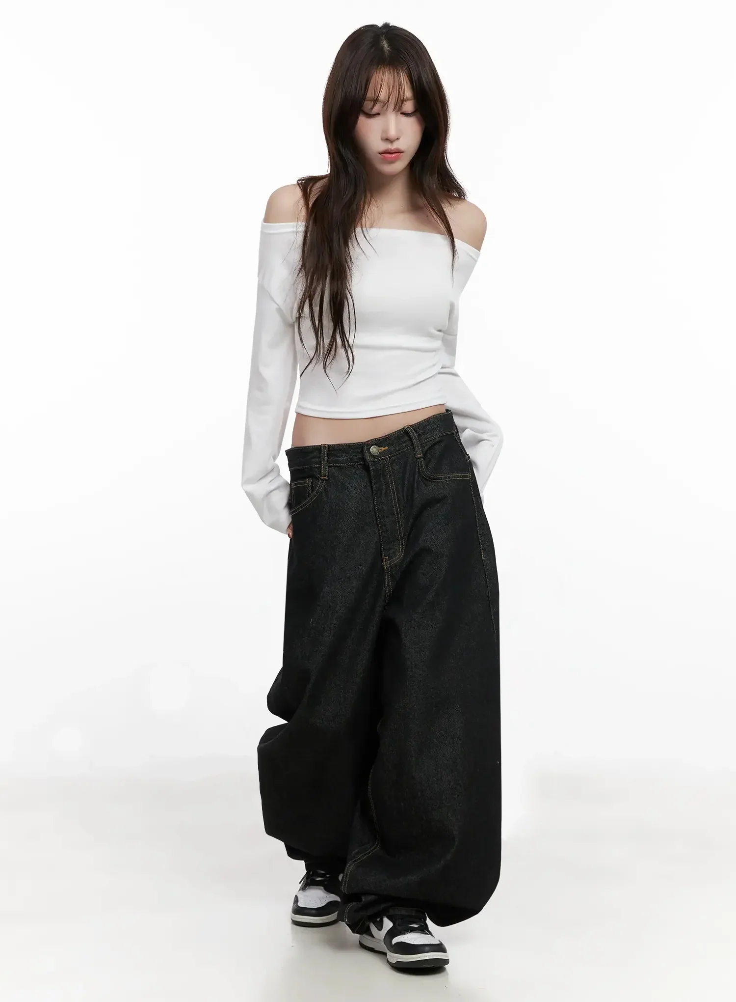 Chic Off-Shoulder Cropped Tee IN514 - Image 9