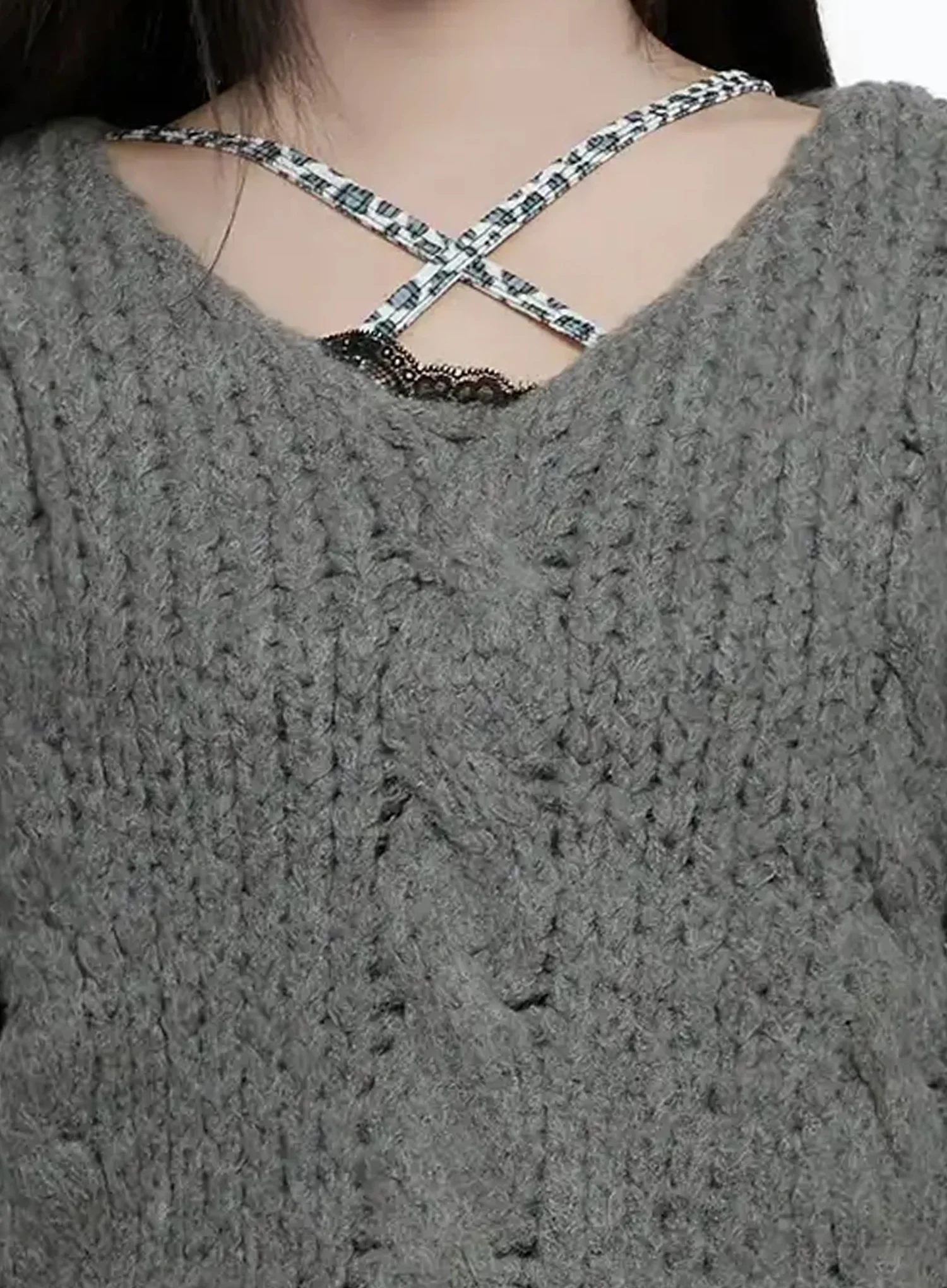 Chunky Cable Knit V-Neck Sweater IO527 - Image 4