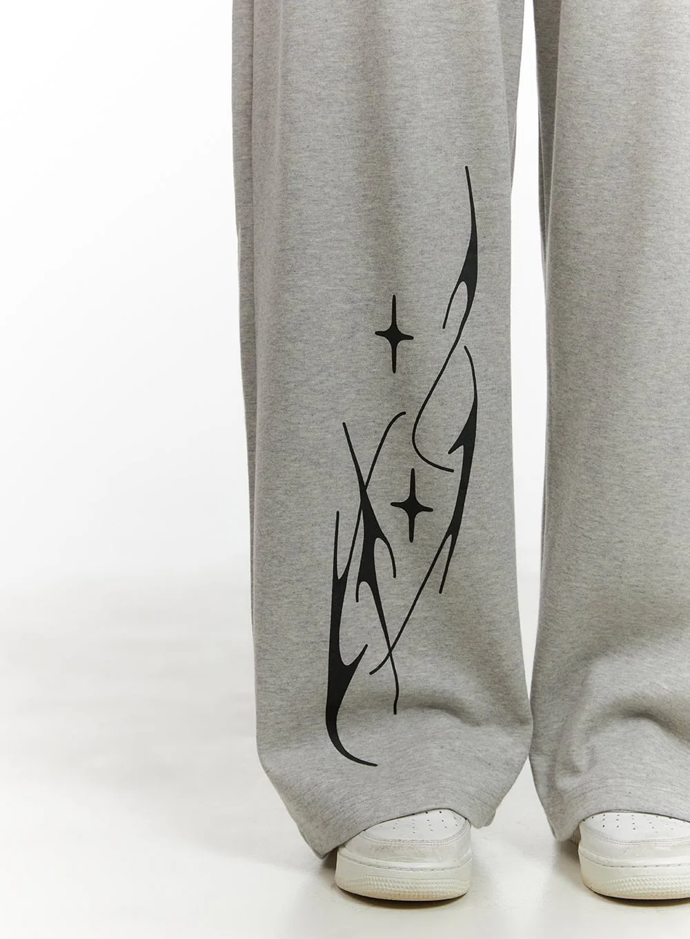Cozy Banded Graphic Sweatpants CG423 - Image 4