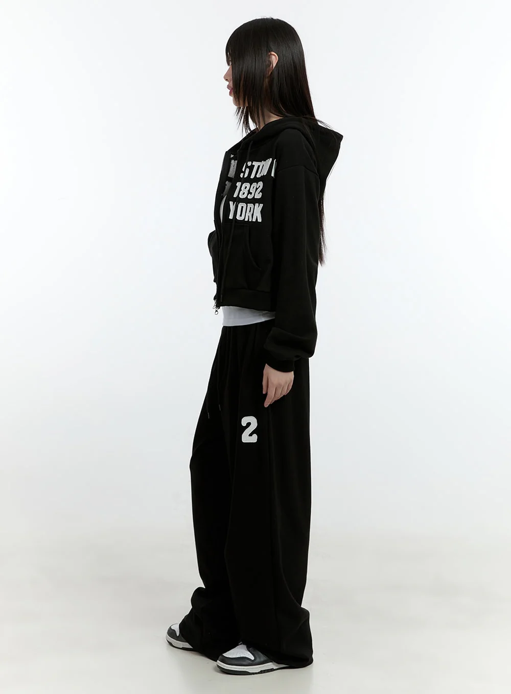 Cozy Embroidered Wide-Leg Sweatpants CF506 - Image 3