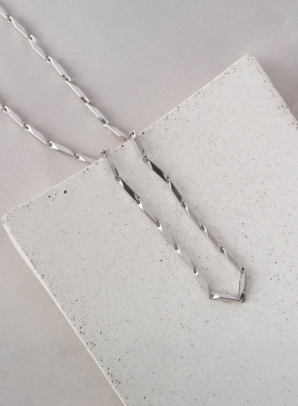 Cut Chain Bold Necklace IL403