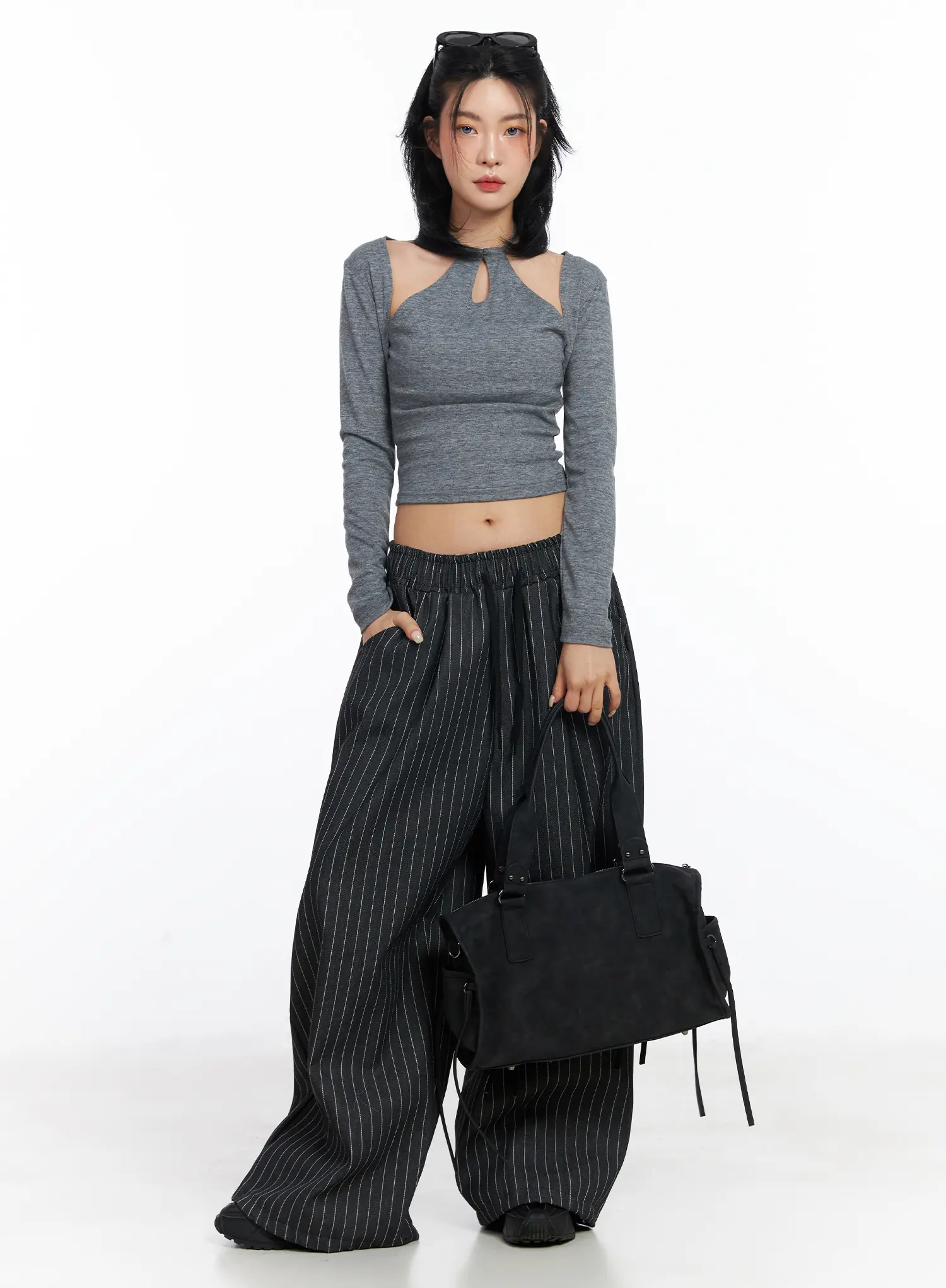 Cut-Out Halter Crop Top CJ523 - Image 3