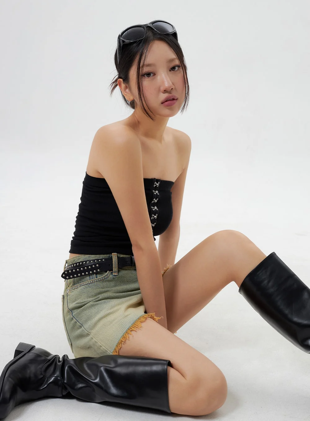 Denim Ripped Hem Shorts CY325 - Image 11