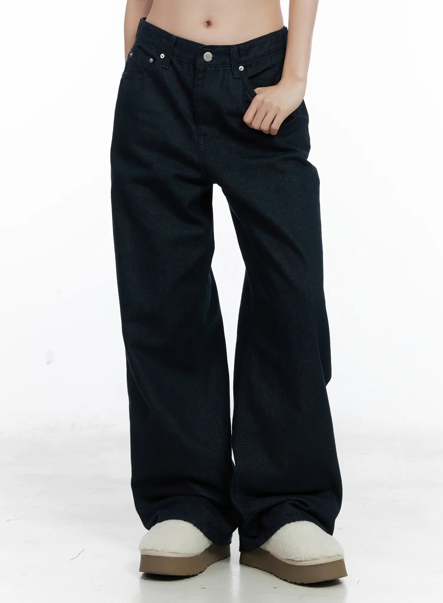 Drew Non-Fade Relaxed Fit Wide Jeans CN519