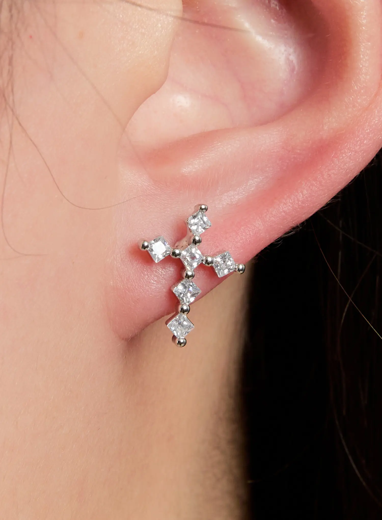 Elegant Cross Stud Earrings IN528