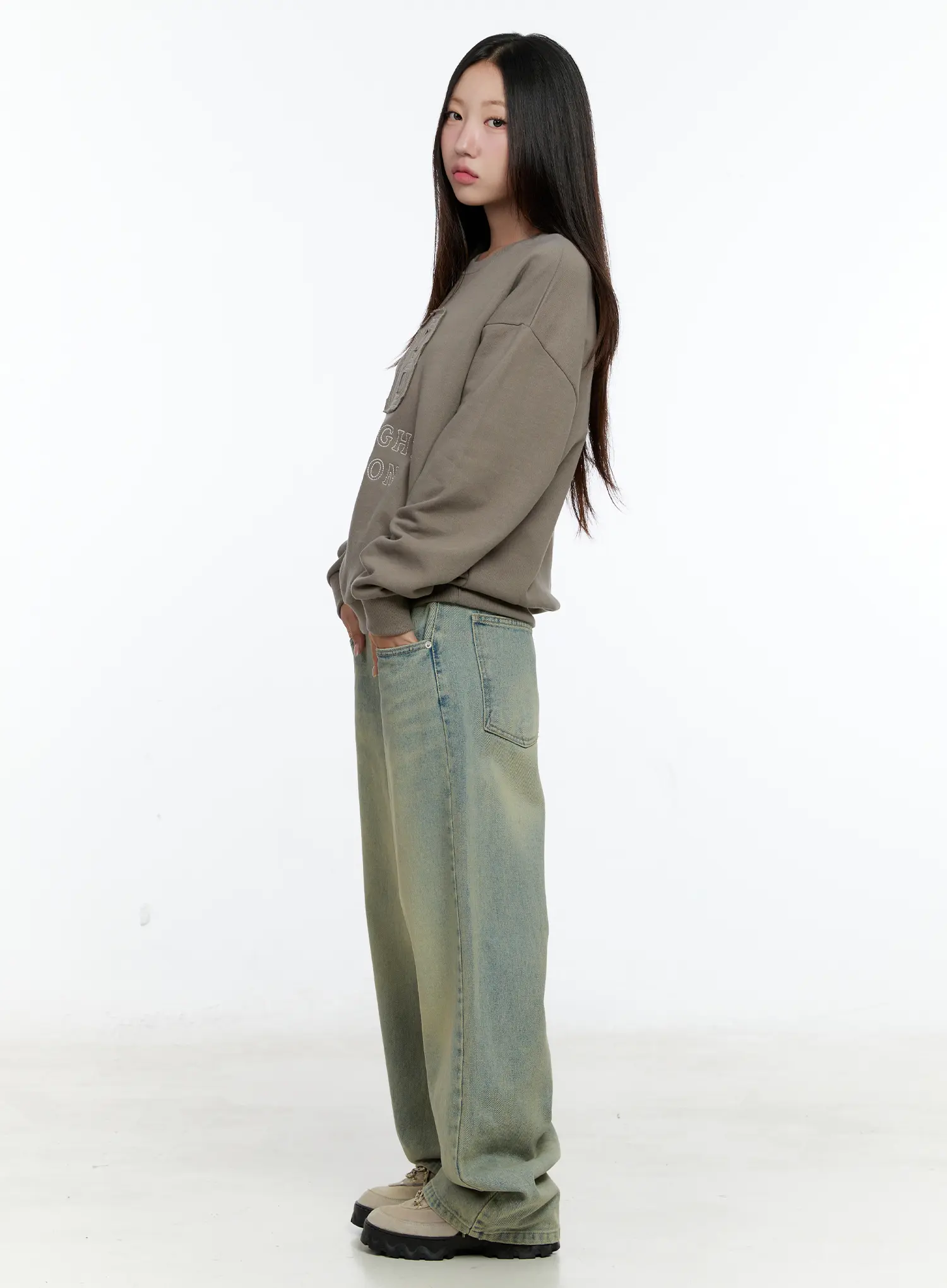 Embroidered Graphic Oversized Sweatshirt CS518 - Image 4