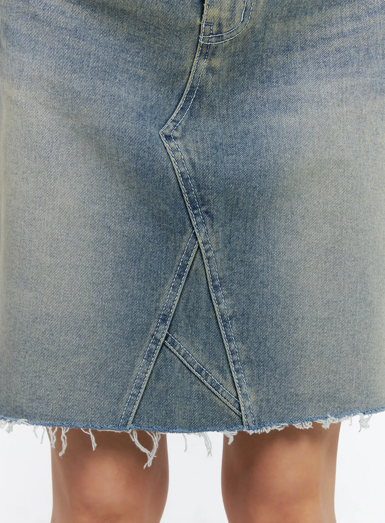 Frayed-Hem Denim Midi Skirt CL529 - Image 10