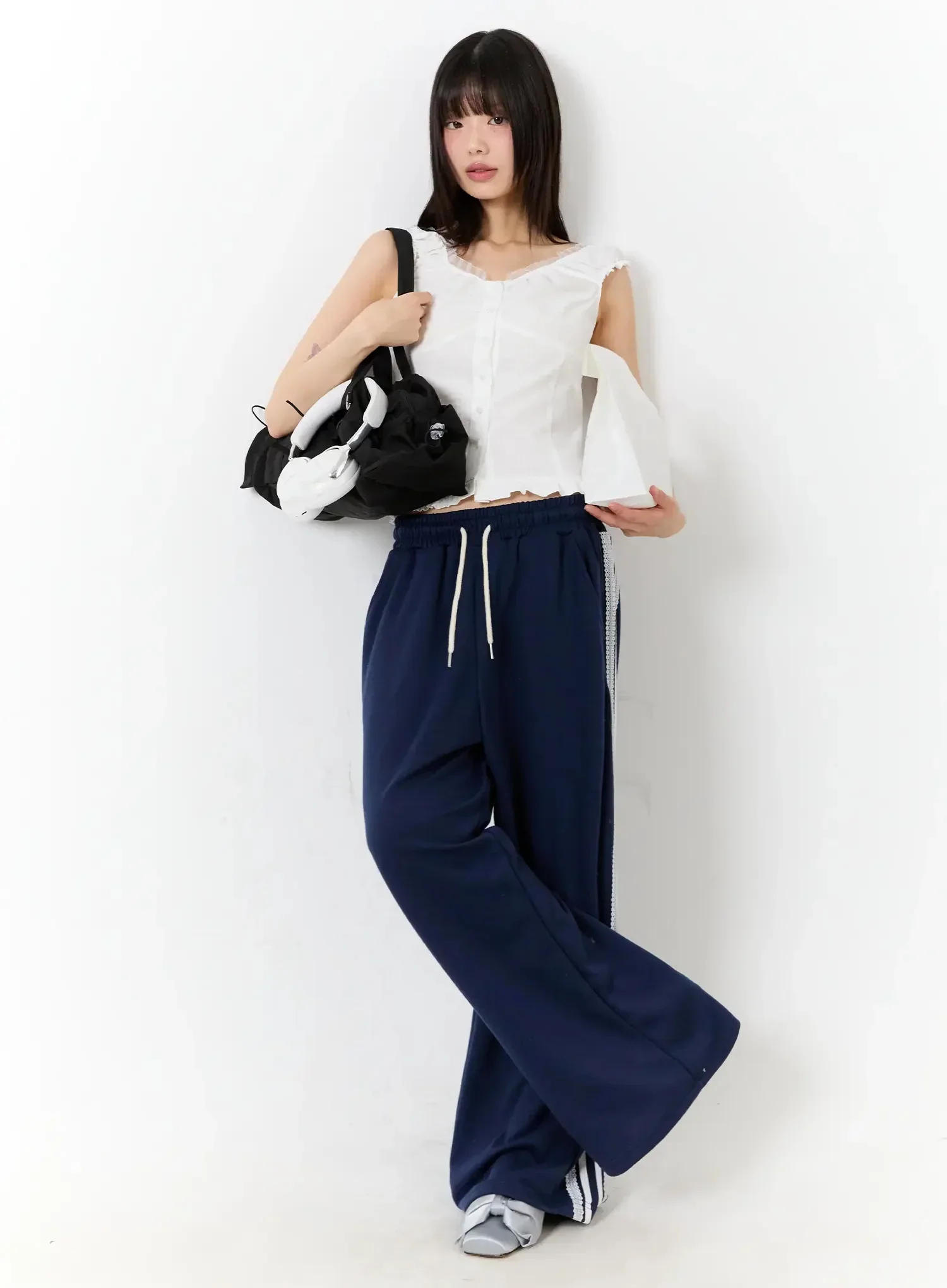 Frill-Trim Sleeveless Blouse IU525 - Image 2