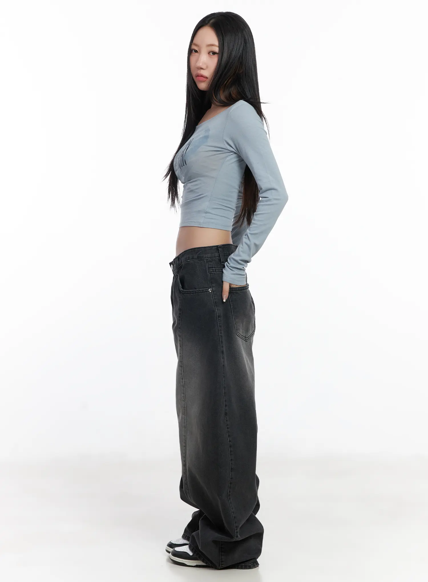 Graphic Lettering Crop Top CJ530 - Image 4