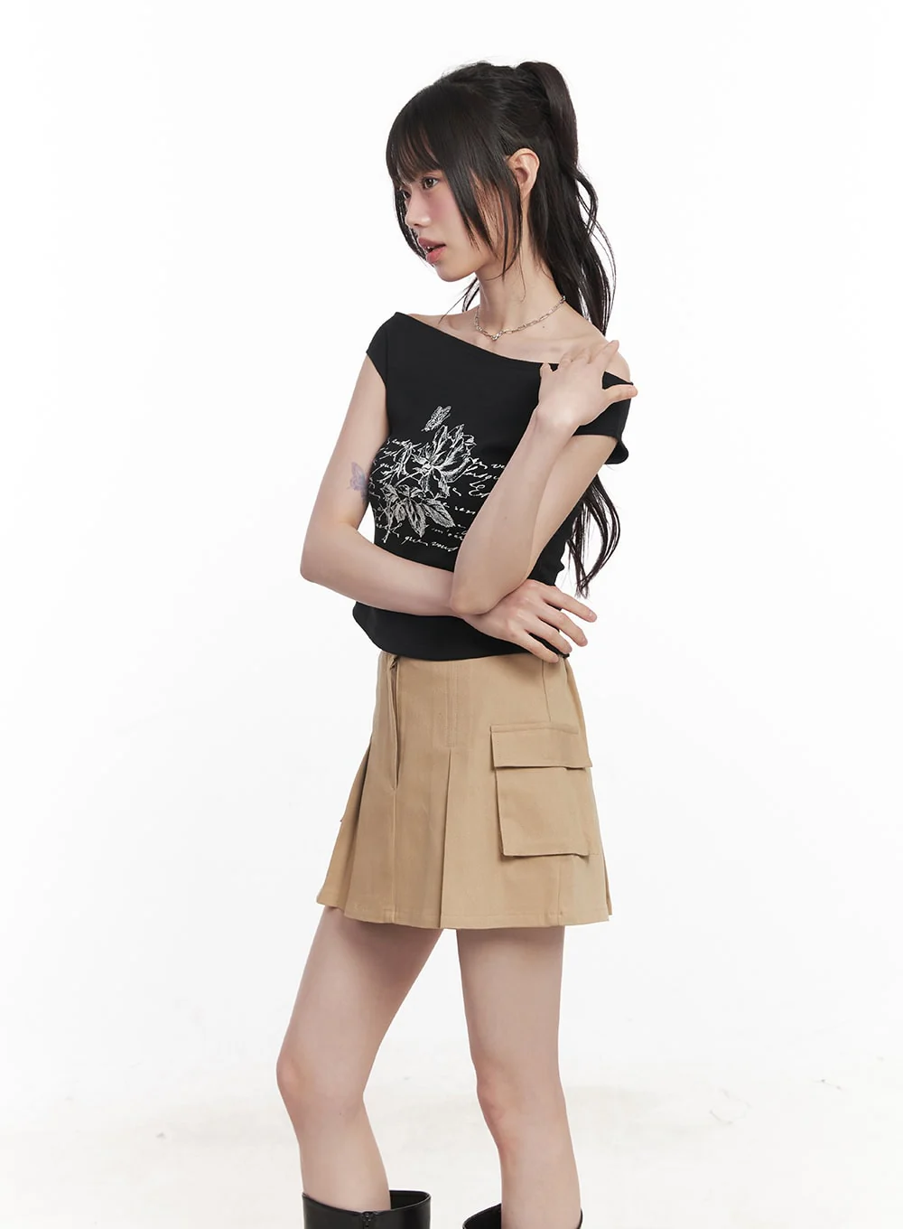 Graphic Print Off-Shoulder Crop Top CY520 - Image 3