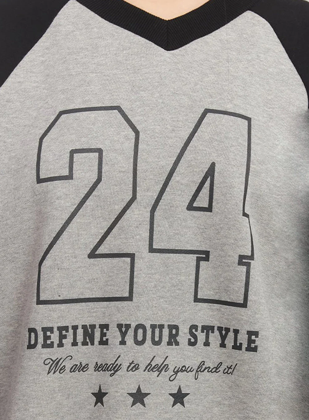 Graphic V-Neck Oversize Sweatshirt IM528 - Image 5