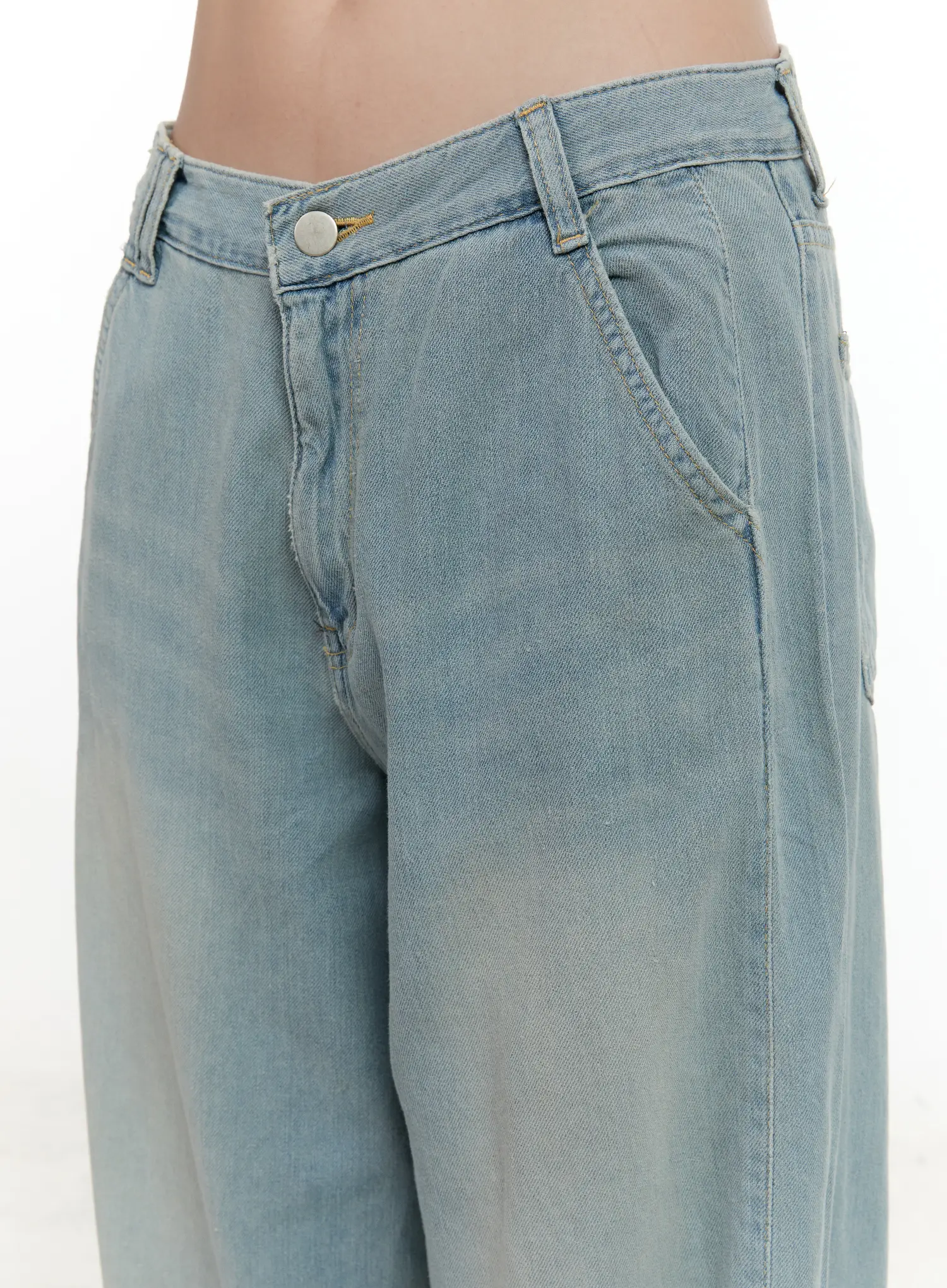 Huening Wide-Leg Jeans CL531 - Image 4
