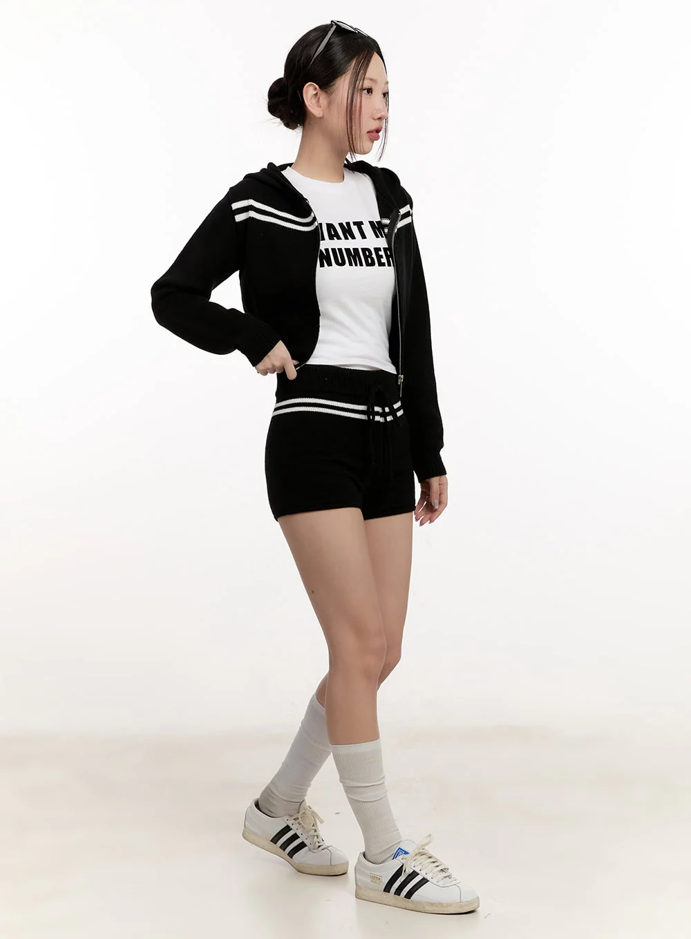 Knitted Slim-Fit Striped Shorts CM507 - Image 10