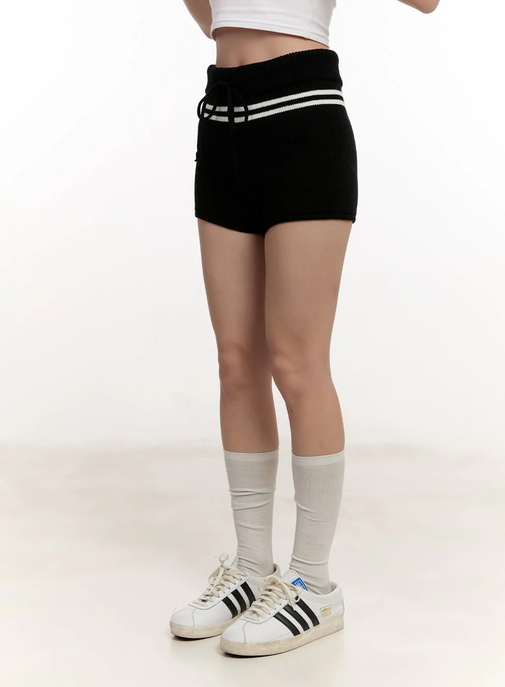 Knitted Slim-Fit Striped Shorts CM507 - Image 11