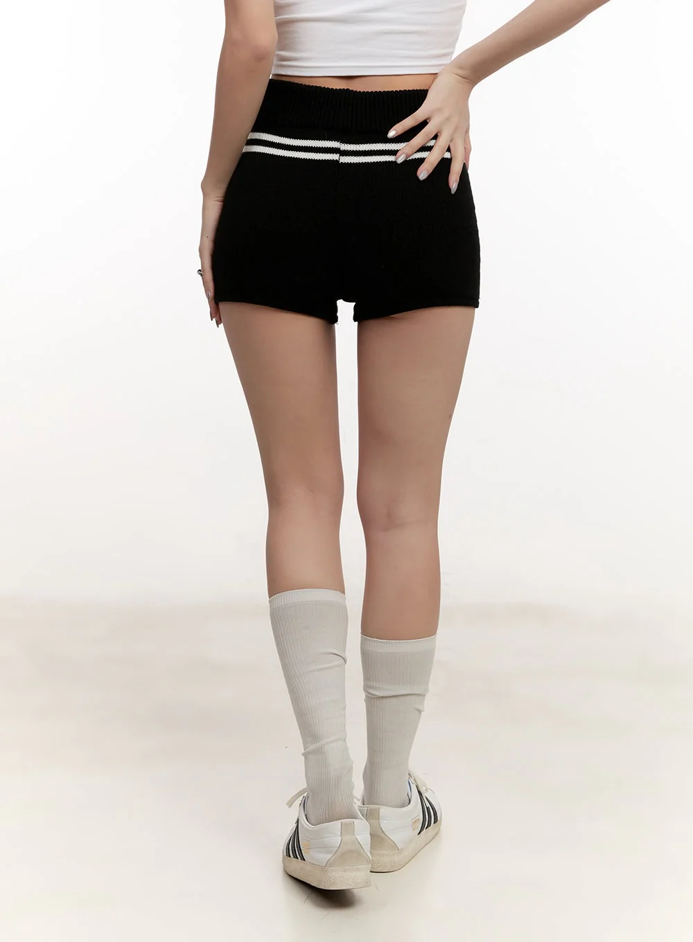 Knitted Slim-Fit Striped Shorts CM507 - Image 7