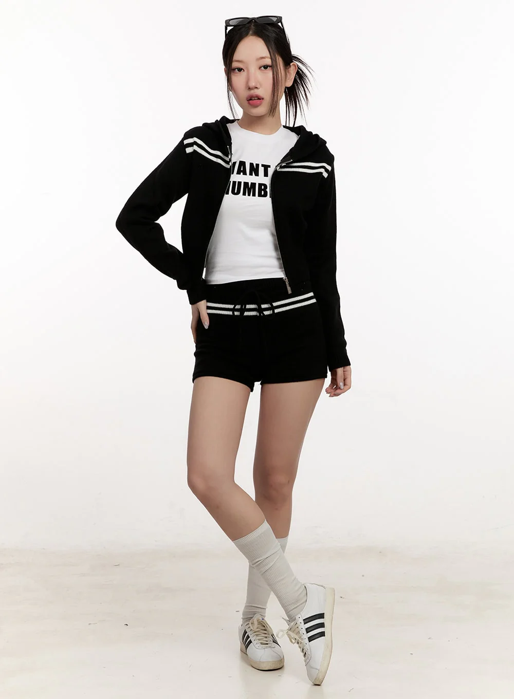 Knitted Slim-Fit Striped Shorts CM507 - Image 9