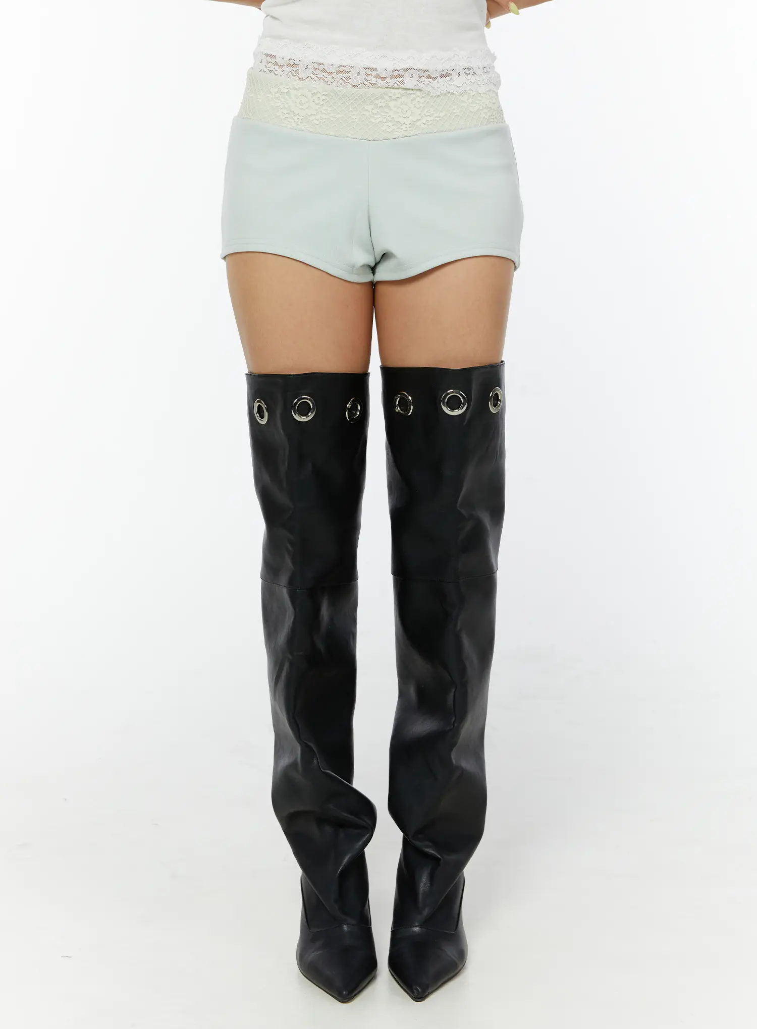 Lace Trim Low-Rise Shorts CY521