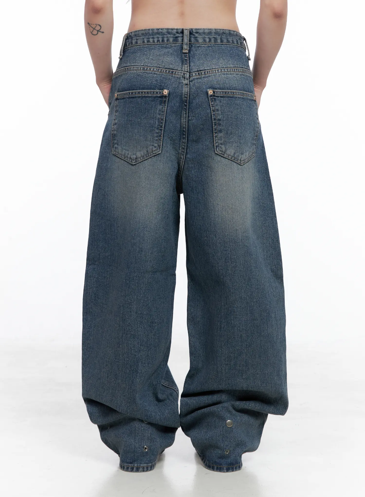 Laney Washed Wide-Leg Jeans CO520 - Image 4