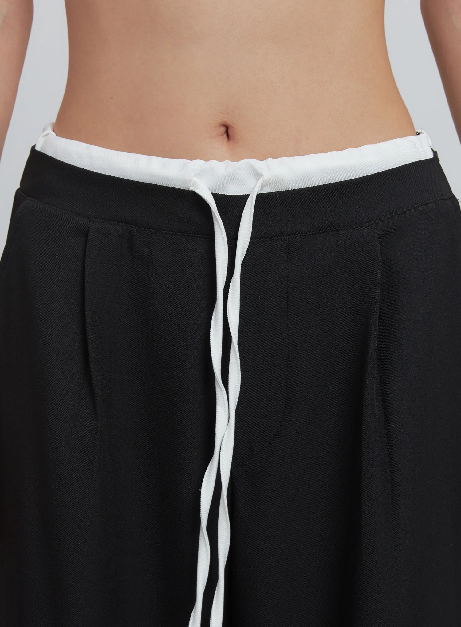 Layered Pintuck Wide-Leg Pants IU512 - Image 4