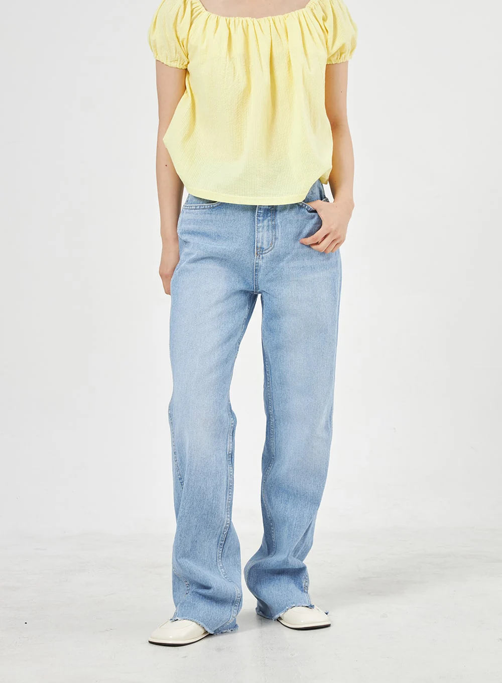 Light Wash Jeans OA310 - Image 2