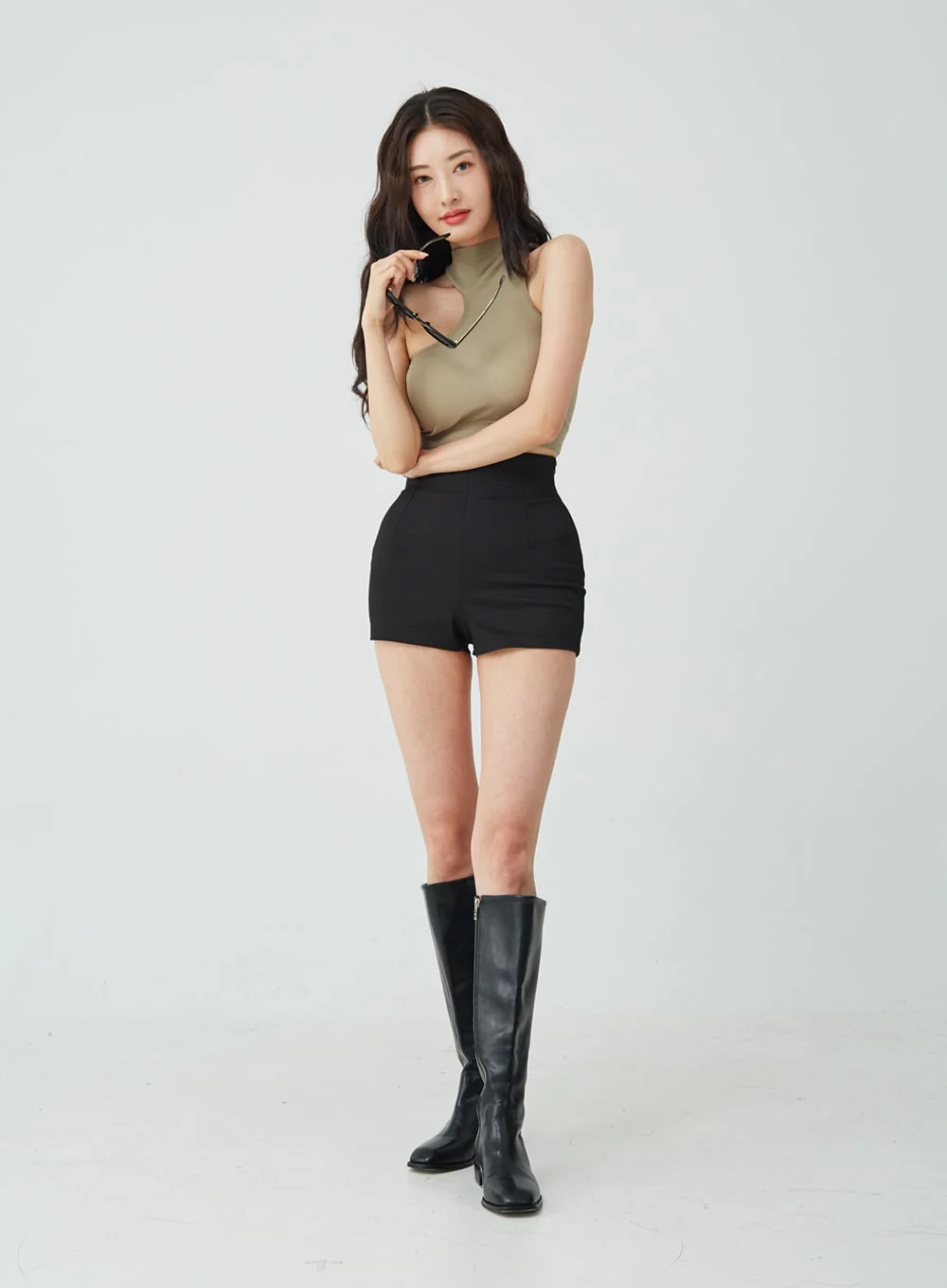 Line High Waist Half Pants IU26 - Image 8