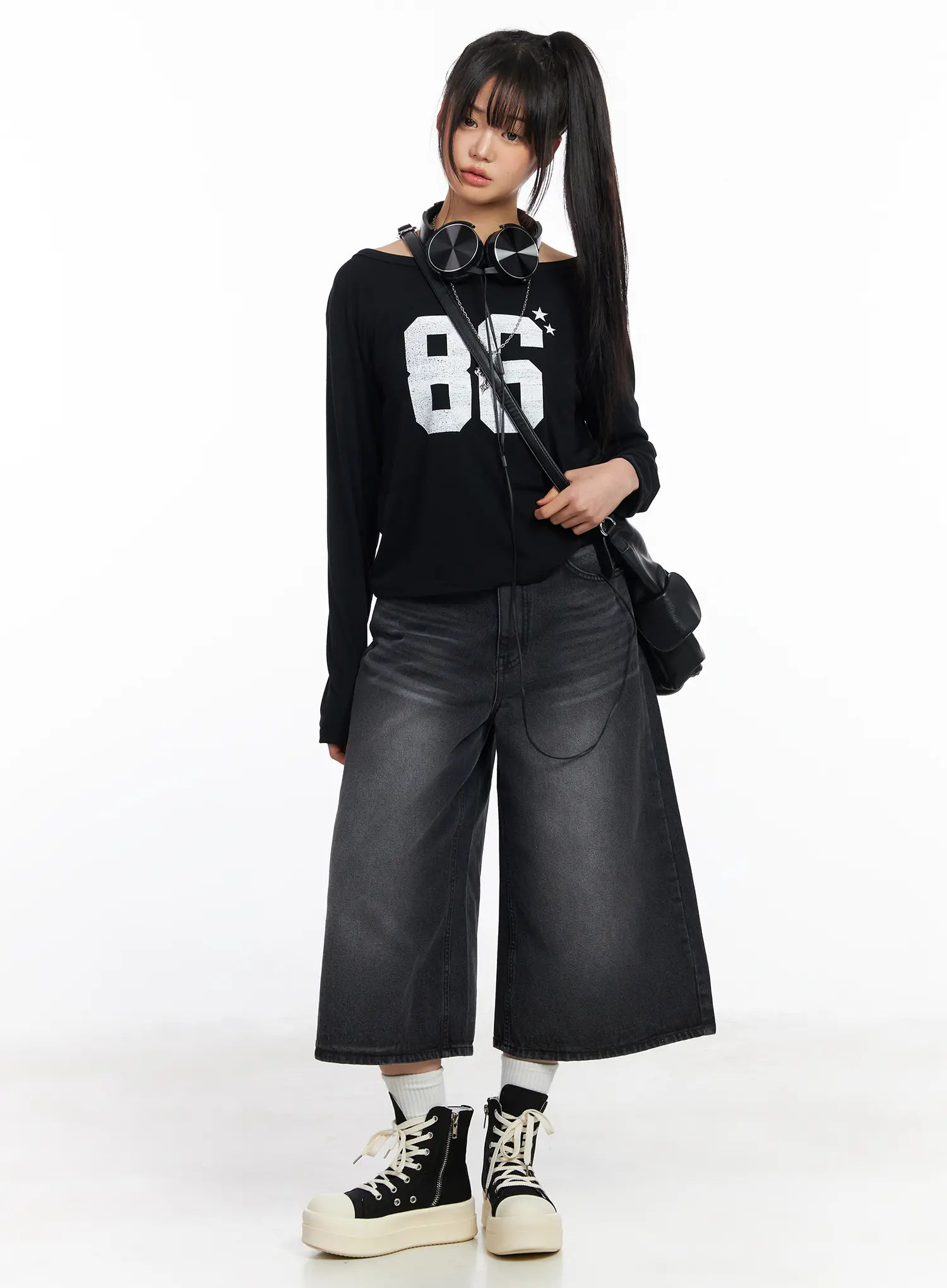 Loose Fit Boat Neck Graphic Long Sleeve Tee CF504 - Image 3