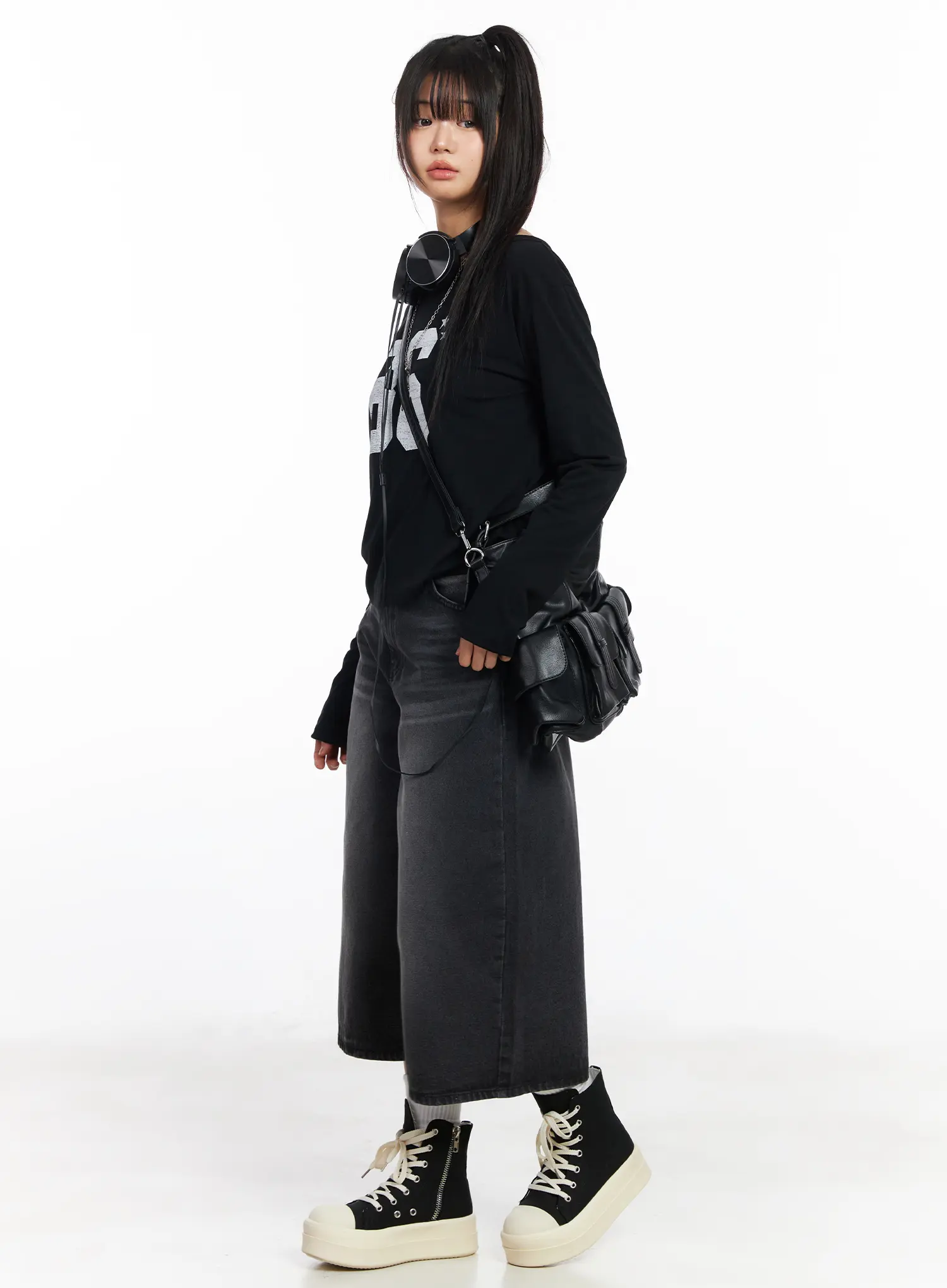 Loose Fit Boat Neck Graphic Long Sleeve Tee CF504 - Image 7