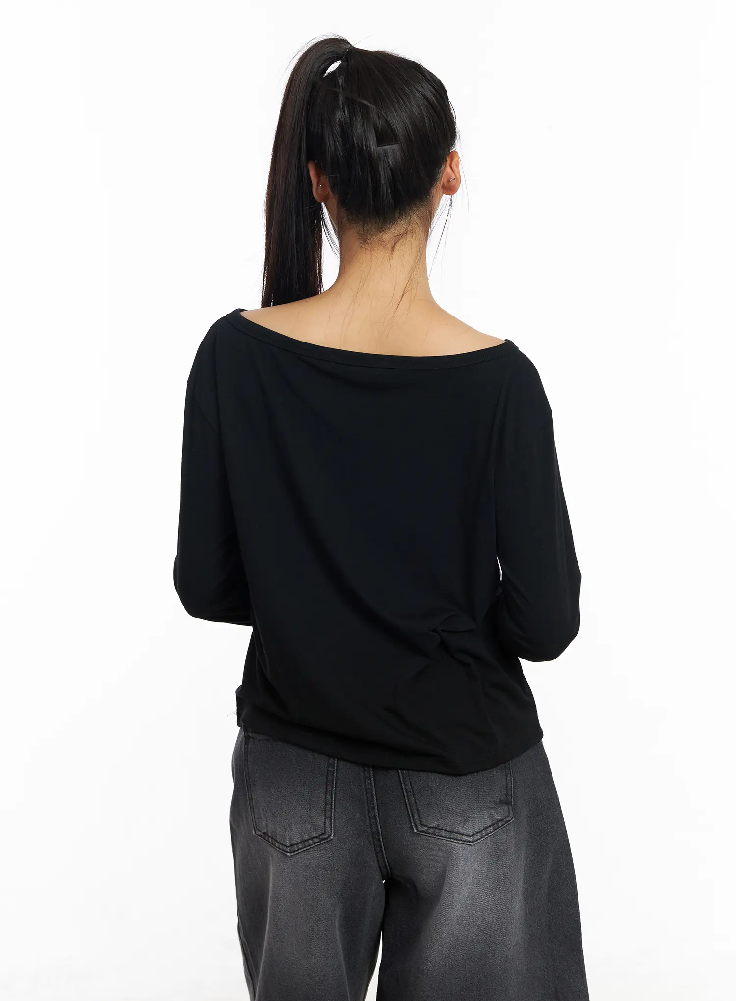 Loose Fit Boat Neck Graphic Long Sleeve Tee CF504 - Image 9