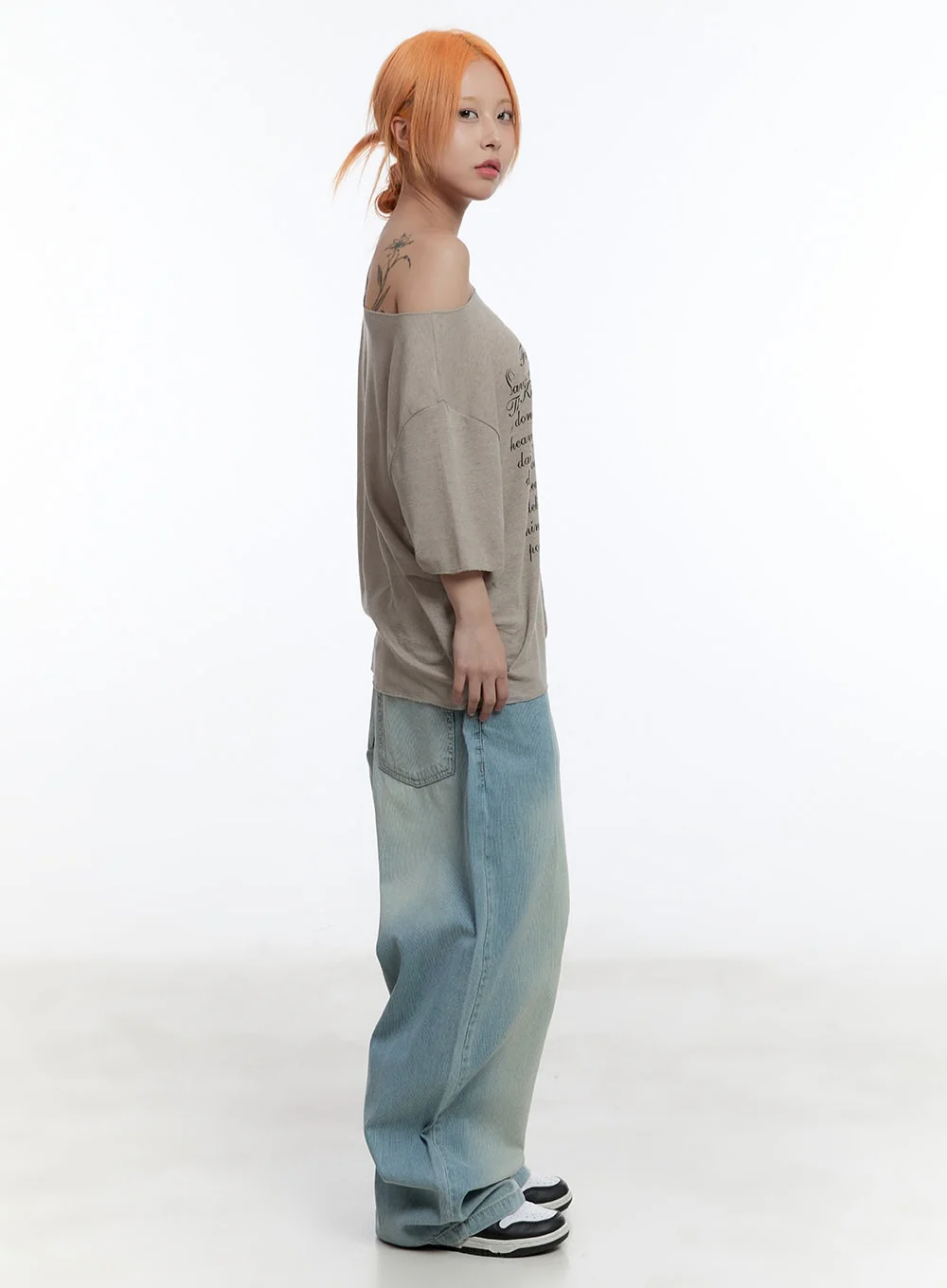 Loose-Fit Graphic Off-Shoulder Tee CU502 - Image 6