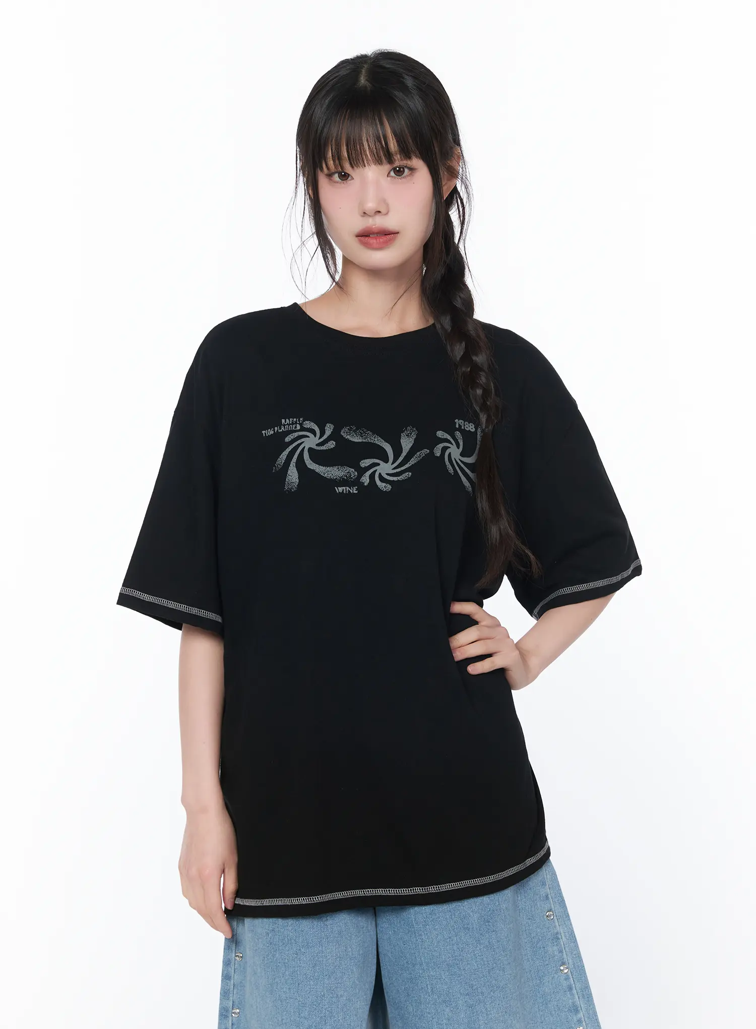 Loose Fit Graphic Stitch T-Shirt CA529 - Image 6