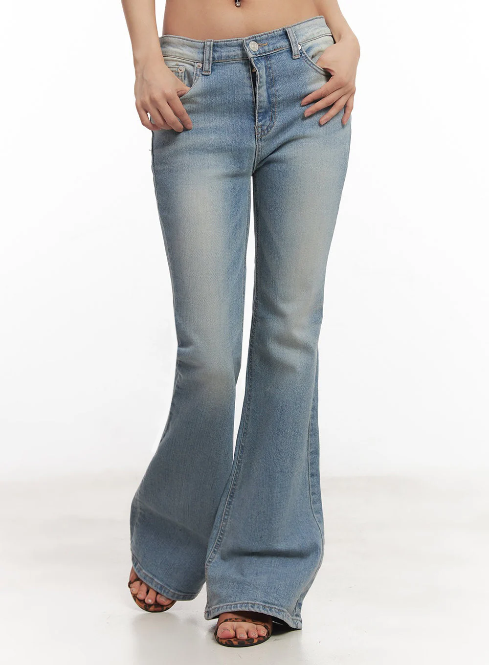 May Washed Flared Jeans IA515 - Image 2