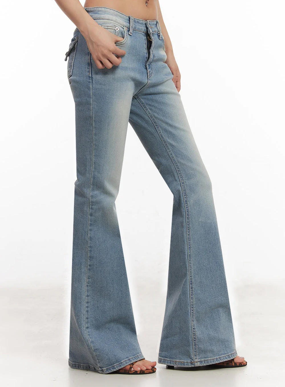 May Washed Flared Jeans IA515 - Image 8